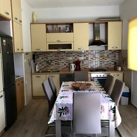 Family House La - Krvavica Semesterbostad *